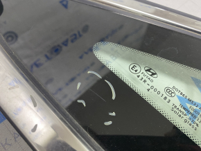 Window blind glass rear right Hyundai Sonata 15-17 petrol, scratches on chrome, scratches on glass
