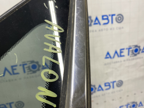 Window blind glass rear left Toyota Avalon 13-18 scratches on chrome, scratches on glass