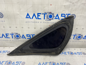 Window blind glass rear right Toyota Avalon 13-18 scratches on chrome, scratches on glass