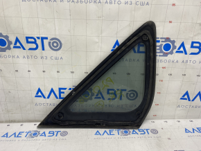 Window blind glass rear right Toyota Prius 20 04-09 scratches on glass