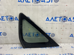 Window blind glass rear right Toyota Prius 20 04-09 scratches on glass