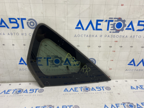 Window blind glass rear right Toyota Prius 30 10-15 heating scratches on glass