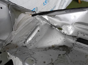 Front left quarter Ford Escape MK3 17-19 rest silver, dented at the pillar, butt