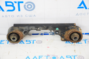 Rear differential bracket of Nissan Pathfinder 13-20 gearbox is rusty, silent block is cracked
