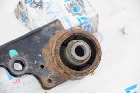 Rear differential bracket of Nissan Pathfinder 13-20 gearbox is rusty, silent block is cracked