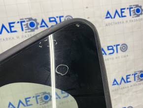 Window blind glass rear right Toyota Prius V 12-17 scratches on glass