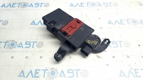 Distribution plate of the battery Audi Q7 16-19 under the hood