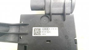 Distribution plate of the battery Audi Q7 16-19 under the hood