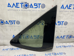 Window blind glass rear right Toyota Prius V 12-17 scratches on glass