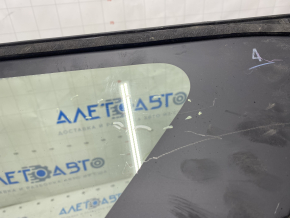 Window blind glass rear left Toyota Prius V 12-17 scratches on glass
