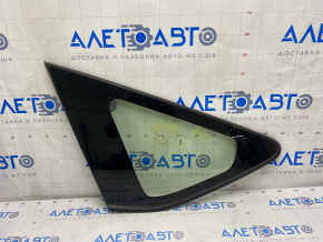 Window blind glass rear left Toyota Prius V 12-17 scratches on glass
