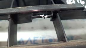 Radiator grill frame grill Audi Q7 16-19 broken fasteners, cracks