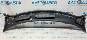 Windscreen wiper grille plastic Ford Fiesta 11-19 seal defect