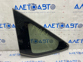 Window blind glass rear left Toyota Prius V 12-17 scratches on glass