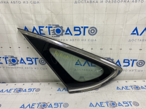 Window blind glass rear left Toyota Avalon 13-18 scratches on chrome, scratches on glass