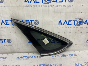 Window blind glass rear left Toyota Avalon 13-18 scratches on chrome, scratches on glass
