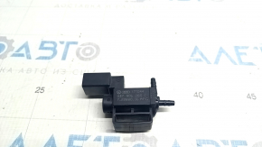 Solenoid valve on the intake Audi Q7 16-