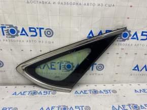 Window blind glass rear right Toyota Avalon 13-18 scratches on chrome, scratches on glass