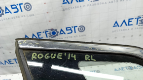 Window blind glass rear left Nissan Rogue 14-20 bent chrome, scratches on glass