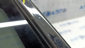 Window blind glass rear left Lincoln MKC 15 - scratches on chrome, scratch on glass