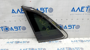 Window blind glass rear left Lincoln MKC 15 - scratches on chrome, scratch on glass