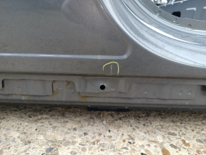 The central left body pillar Volvo XC90 16-22 is sawn off, butt