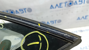 Window blind glass rear right Dodge Dart 13-16 scratches on glass, scratch on molding