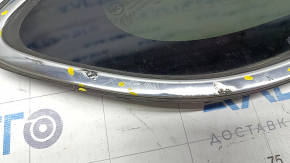 Window blind glass rear right Hyundai Santa FE Sport 13-18 chrome, crack, scratches on chrome