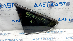 Window blind glass rear left Hyundai Santa FE Sport 13-18 chrome, scratches on chrome, scratches on glass