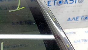 Window blind glass rear left Hyundai Santa FE Sport 13-18 chrome, scratches on chrome, scratches on glass