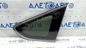 Window blind glass rear right Hyundai Santa FE Sport 13-18 chrome, scratches on chrome