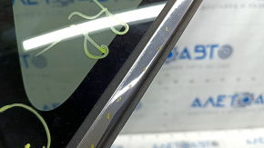 Window blind glass rear right Hyundai Santa FE Sport 13-18 chrome, scratches on chrome