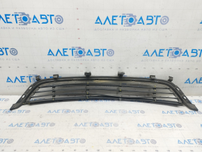 Lower grille of the front bumper Chevrolet Volt 11-15 broken honeycombs, tears