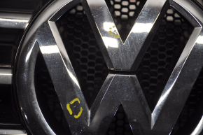 Radiator grill with badge VW Passat b7 12-15 USA crack, small bumps, sand, chrome swelled