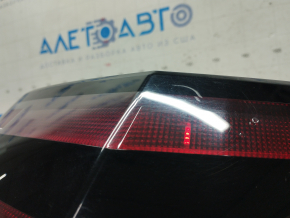 Lamp outer wing right Chevrolet Volt 11-15 LED scratches, glass defect along the edge