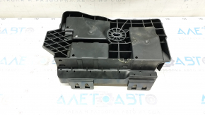 Chevrolet Volt 11-15 underhood fuse box housing broken mount
