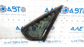 Window blind glass rear left VW Passat b8 16-19 USA missing chrome tab, scratches on glass