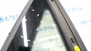 Window blind glass rear left VW Passat b8 16-19 USA missing chrome tab, scratches on glass