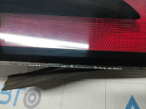 Lamp outer wing right Chevrolet Volt 11-15 LED scratches, glass defect along the edge