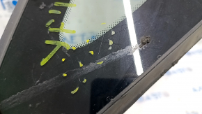 Window blind glass rear left Hyundai Sonata 11-15 scratches on chrome, scratch on glass