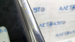 Window blind glass rear left Hyundai Sonata 11-15 scratches on chrome, scratch on glass