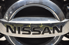 Radiator grill grill Nissan Pathfinder 13-16 dorest without camera, broken mount, sand, scratches