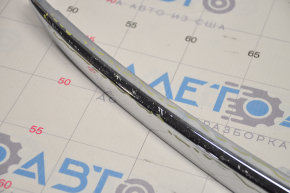 Front bumper molding right Nissan Pathfinder 13-16 prerest chrome, sand, broken mount
