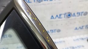 Window blind glass rear left VW Jetta 19- chrome scratches on chrome