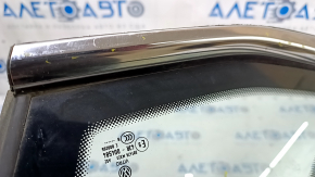 Window blind glass rear right VW Jetta 19- chrome, scratches on chrome