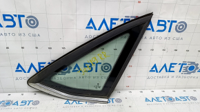 Window blind glass rear right VW Jetta 19- chrome, scratches on chrome, scratches on glass
