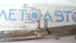 Lower rear bumper molding Nissan Rogue 17 - chrome, broken fasteners