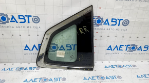 Window blind glass rear right Nissan Rogue 14-20 scratches on chrome