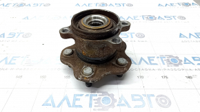 Rear right hub Nissan Rogue 14-20 awd rusty
