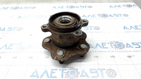 Rear left hub Nissan Rogue 14-20 awd rusty